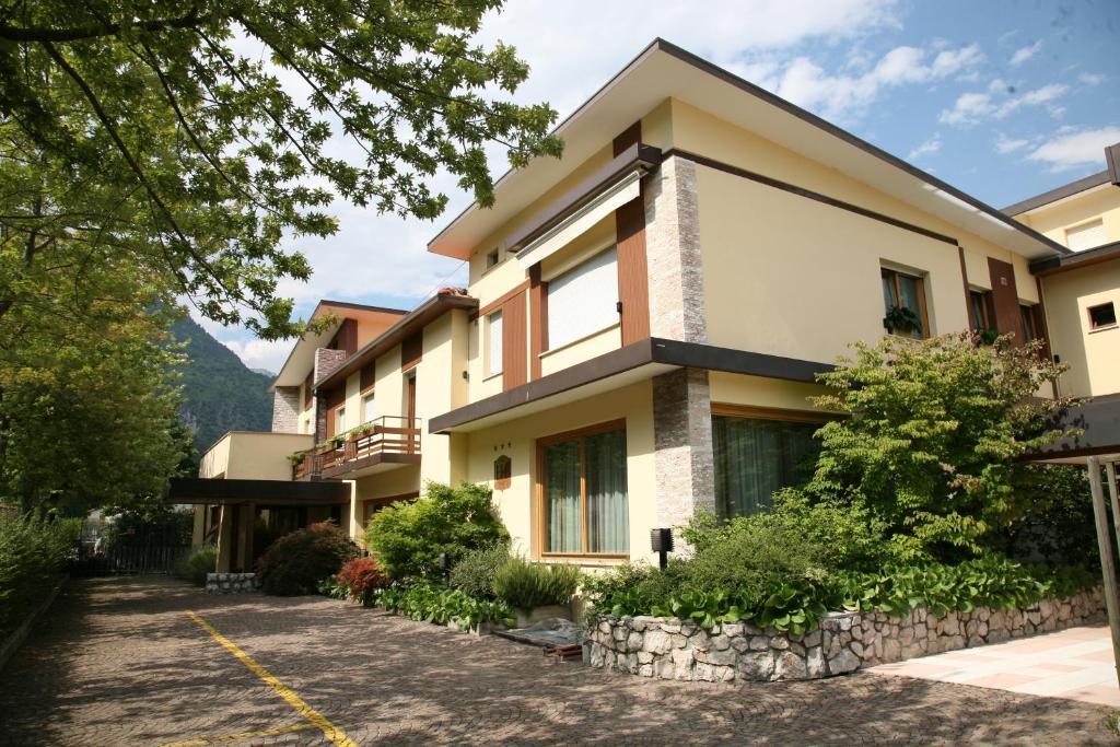 Albergo Benito Ponte nellʼAlpi Eksteriør bilde