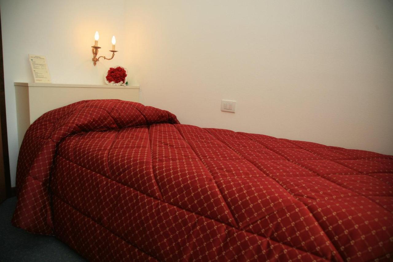 Albergo Benito Ponte nellʼAlpi Rom bilde